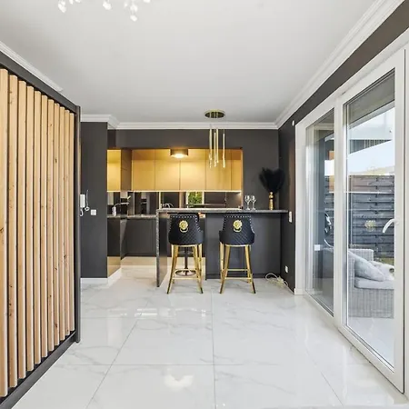 Midnight Garden - Homfi Collection