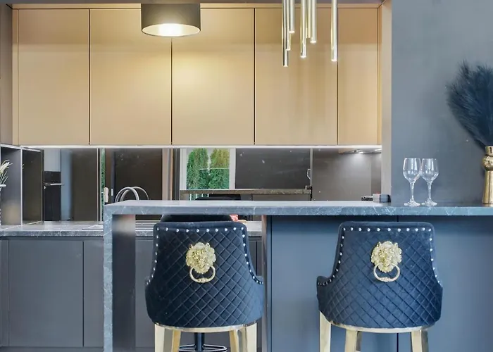 Midnight Garden - Homfi Collection *