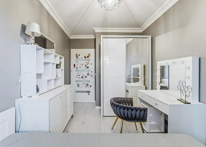 Midnight Garden - Homfi Collection Apartment *